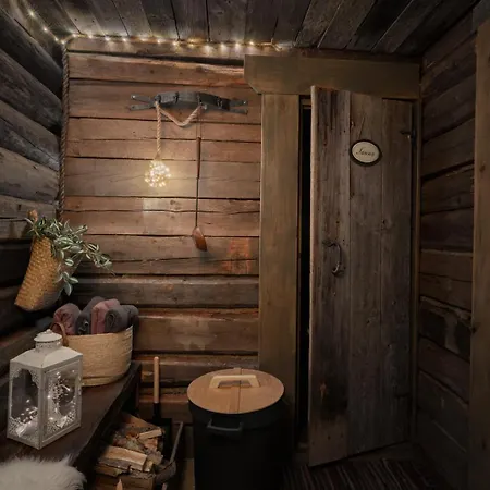 Poro-piha Reindeer Yard