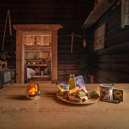 Διαμέρισμα Poro-piha Reindeer Yard *