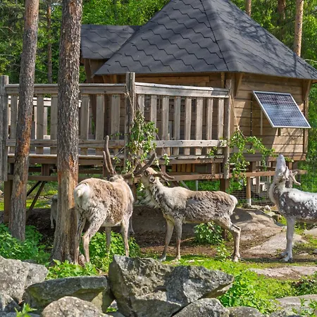 Διαμέρισμα Poro-piha Reindeer Yard *